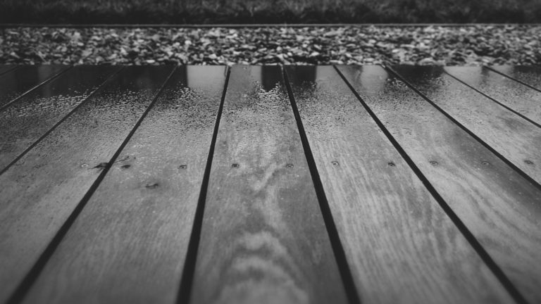Pourquoi le parquet massif coûte-t-il moins cher ?
