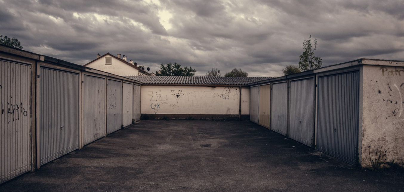 Une porte de garage sectionnelle peut être équipée d’un portillon