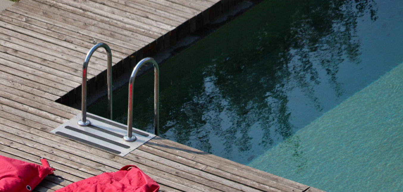 Comment changer une lame d’un volet de piscine ?